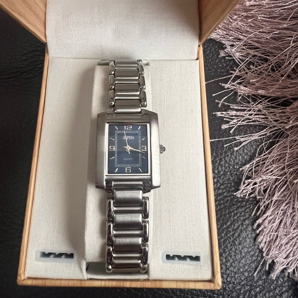 Vintage stainless steel aspen watch